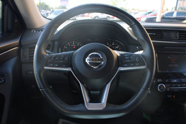 Vehicle image 17 of 37
