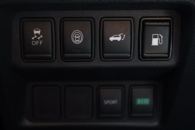 Vehicle image 20 of 37