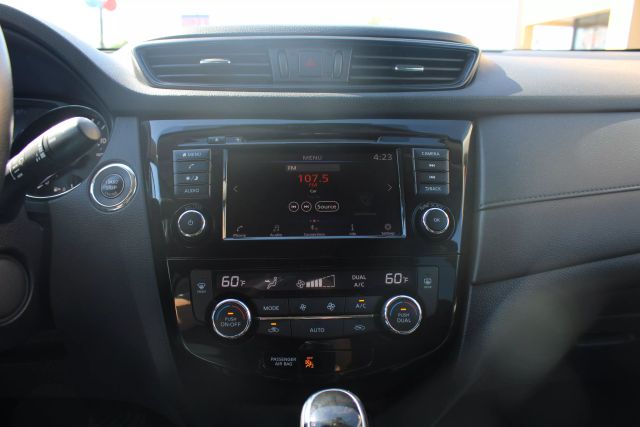 Vehicle image 10 of 37