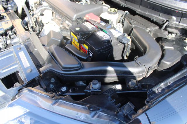 Vehicle image 33 of 37