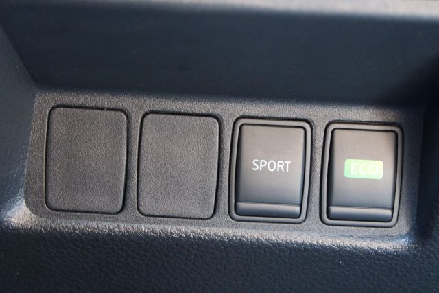 Vehicle image 21 of 37