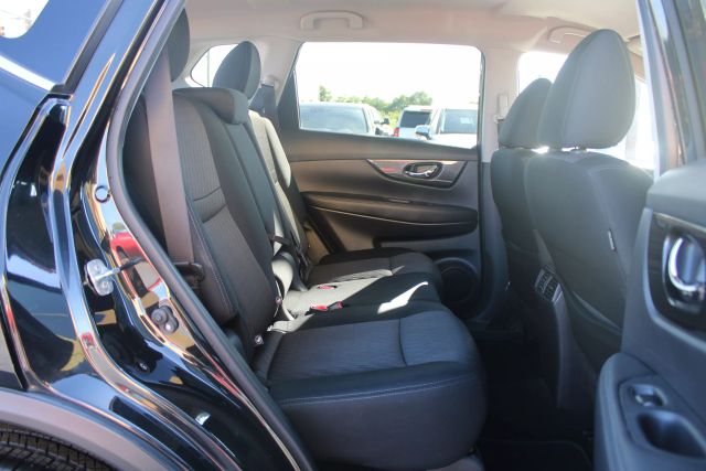 Vehicle image 26 of 37