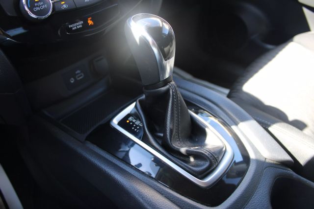 Vehicle image 15 of 37