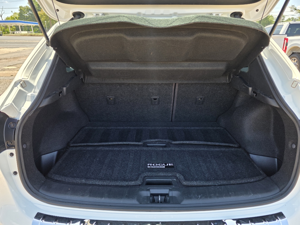 Vehicle image 13 of 38