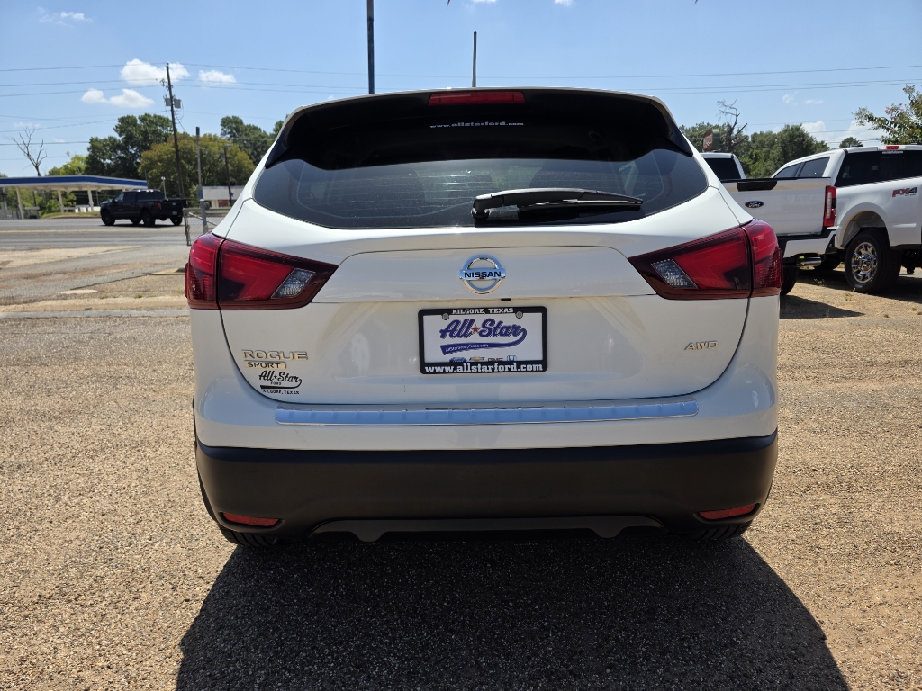Vehicle image 6 of 38