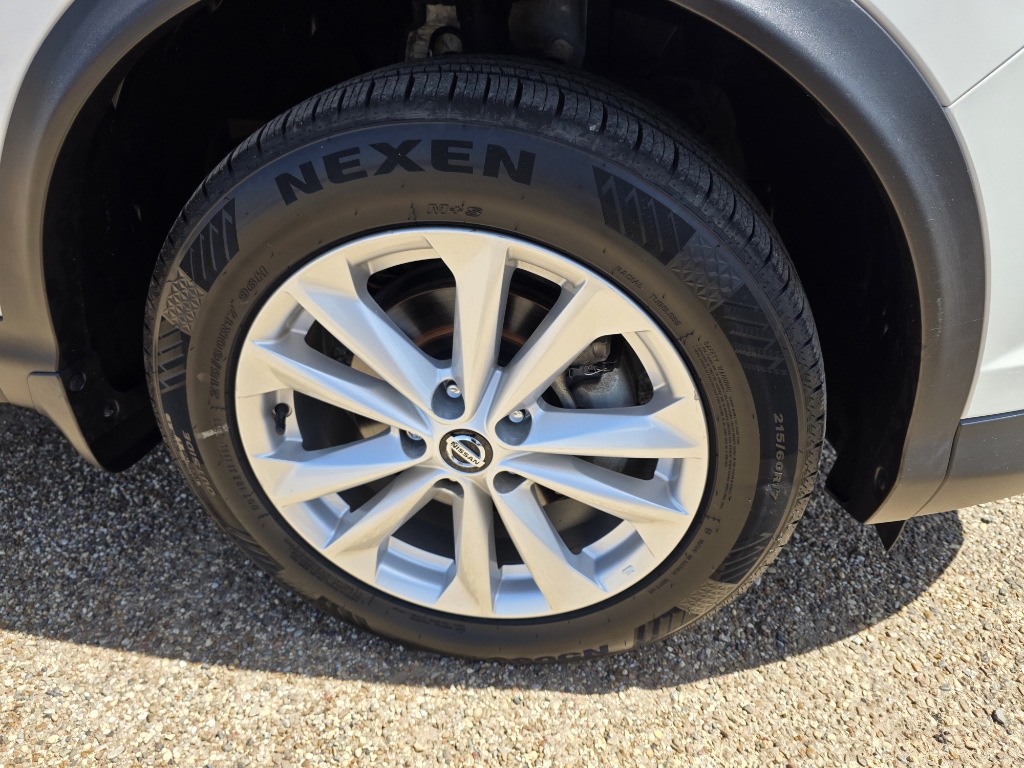 Vehicle image 9 of 38