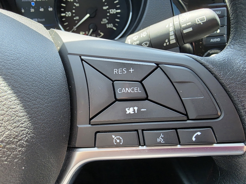 Vehicle image 33 of 38