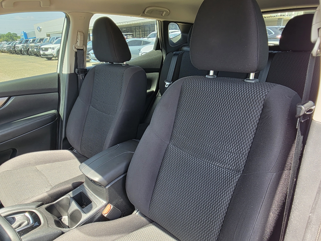 Vehicle image 17 of 38