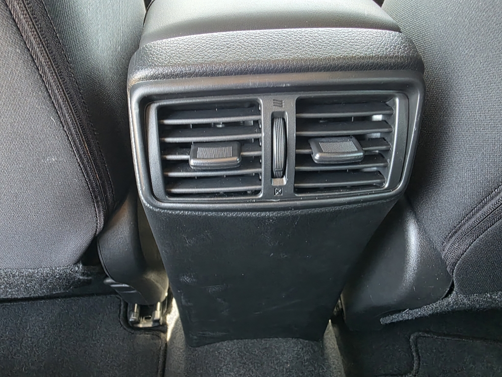 Vehicle image 26 of 38