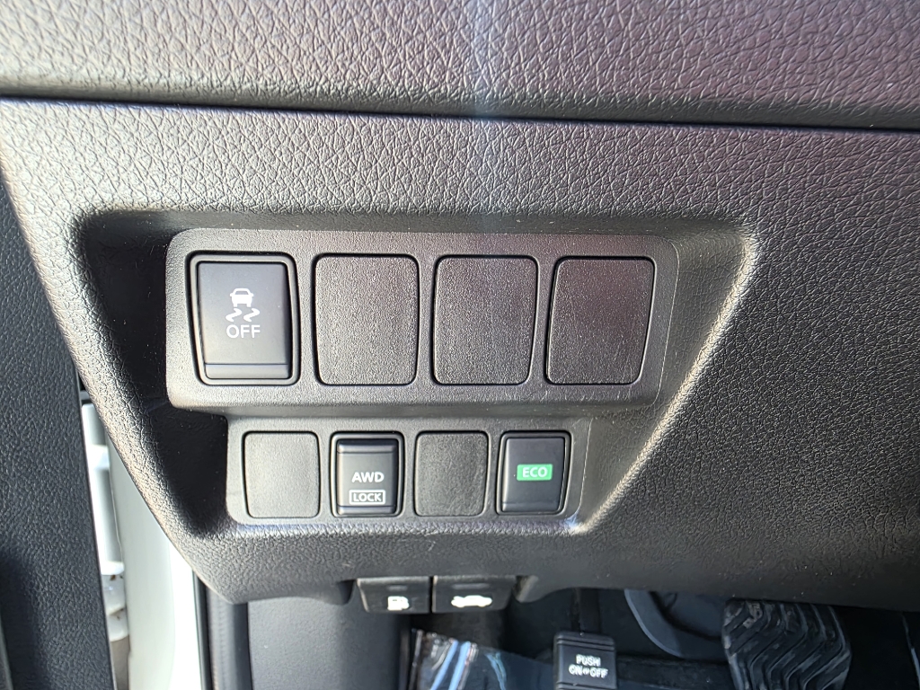 Vehicle image 36 of 38