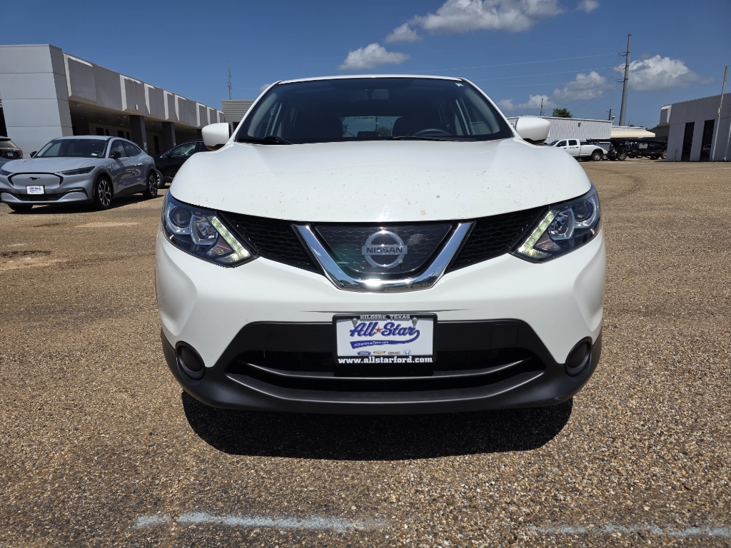 Vehicle image 2 of 38
