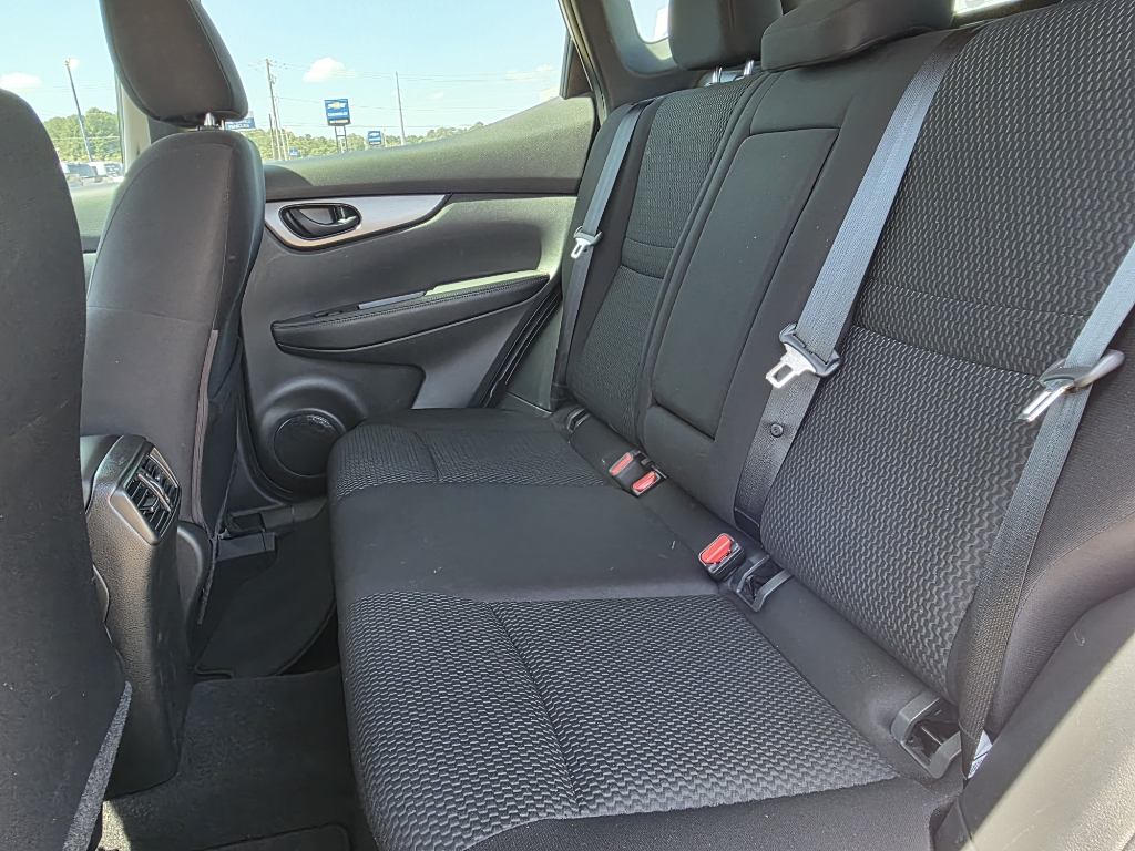 Vehicle image 16 of 38