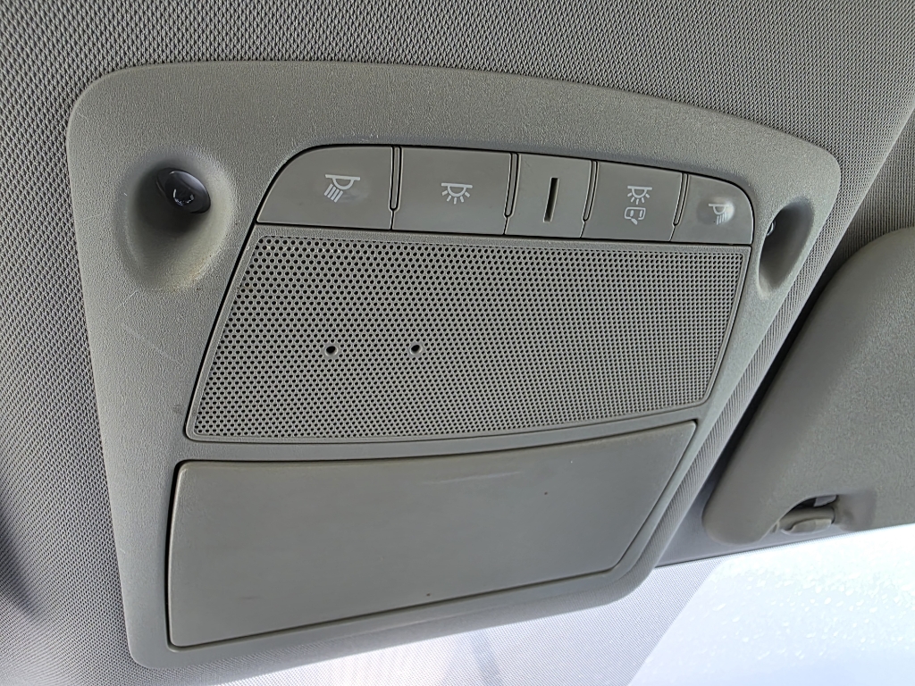 Vehicle image 28 of 38