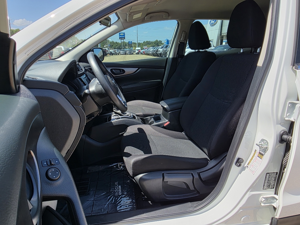 Vehicle image 18 of 38