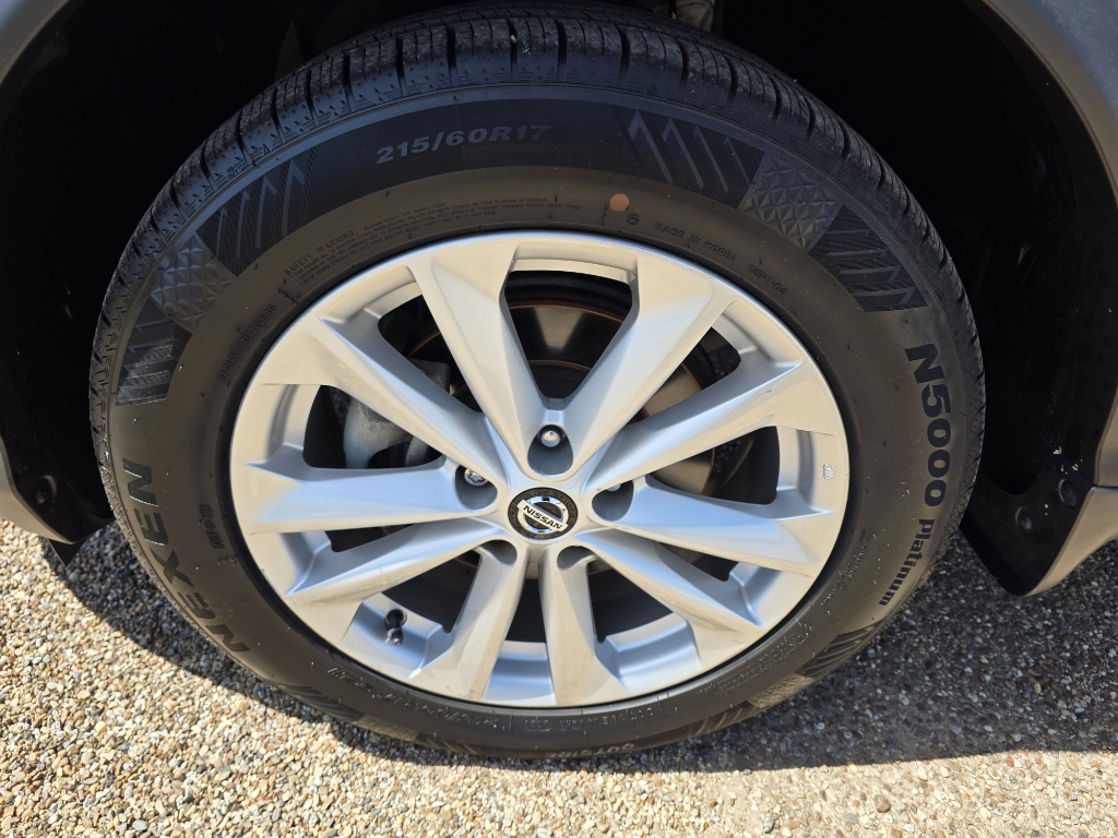 Vehicle image 12 of 38