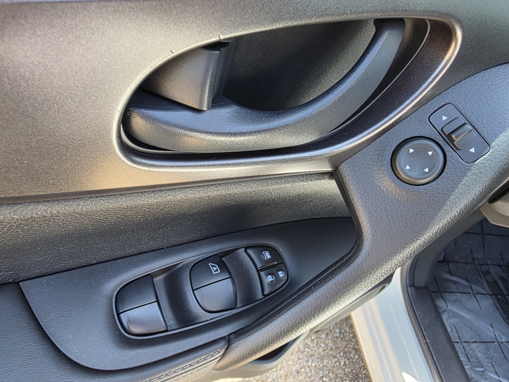 Vehicle image 31 of 38
