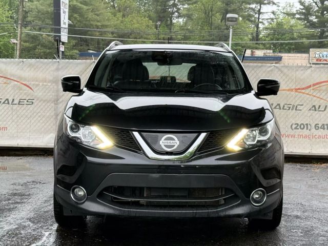 Vehicle image 4 of 50