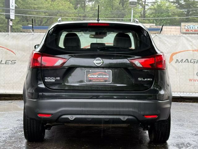 Vehicle image 9 of 50