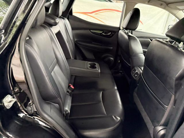 Vehicle image 22 of 50