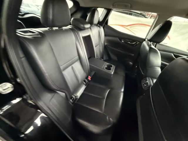 Vehicle image 23 of 50