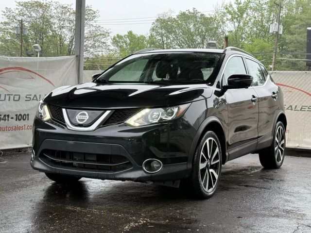 Vehicle image 2 of 50