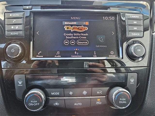 Vehicle image 26 of 32