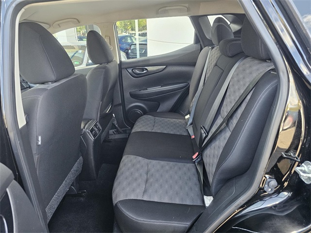 Vehicle image 12 of 32