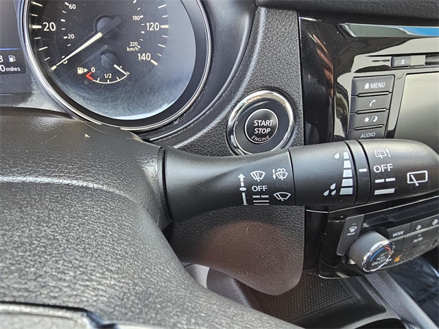 Vehicle image 22 of 32