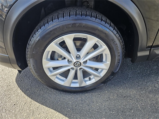 Vehicle image 9 of 32