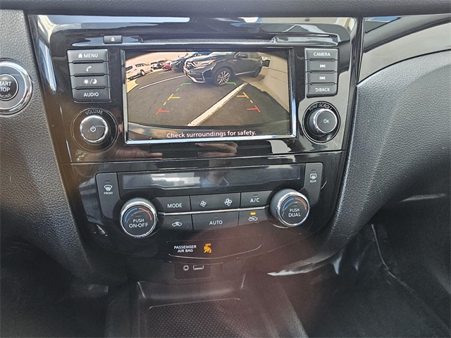 Vehicle image 29 of 32