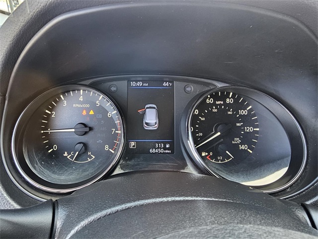 Vehicle image 24 of 32