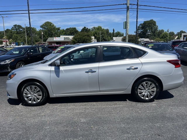 Vehicle image 8 of 24