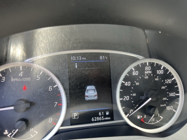 Vehicle image 17 of 24
