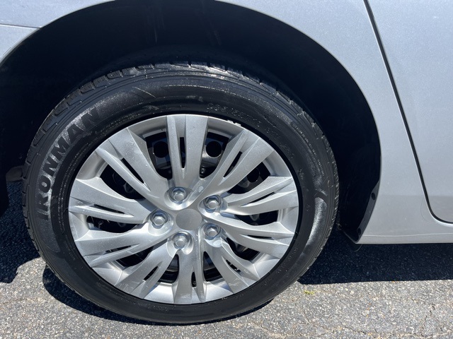 Vehicle image 9 of 24