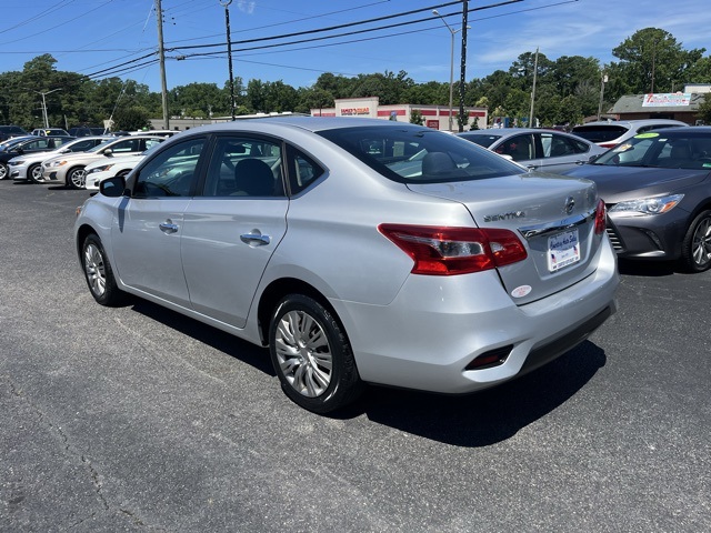 Vehicle image 7 of 24