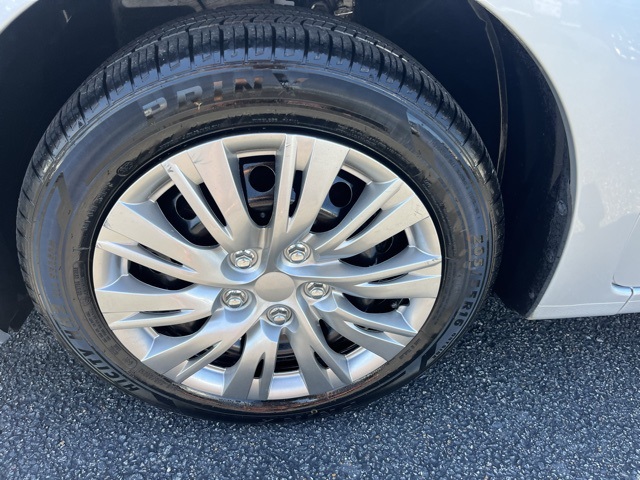 Vehicle image 11 of 24