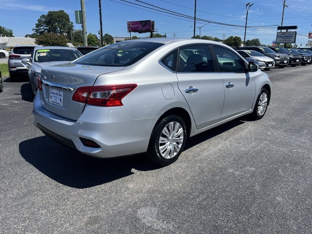 Vehicle image 4 of 24