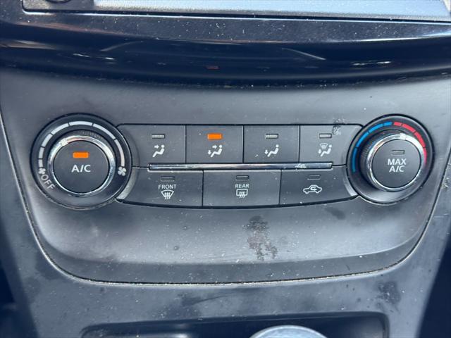 Vehicle image 19 of 24