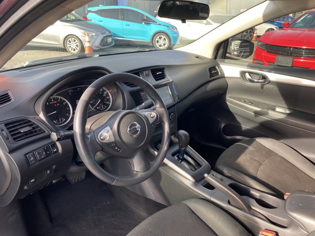 Vehicle image 14 of 21