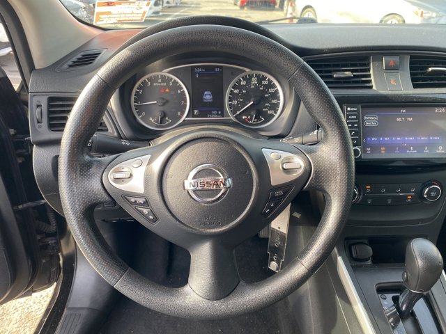 Vehicle image 11 of 21