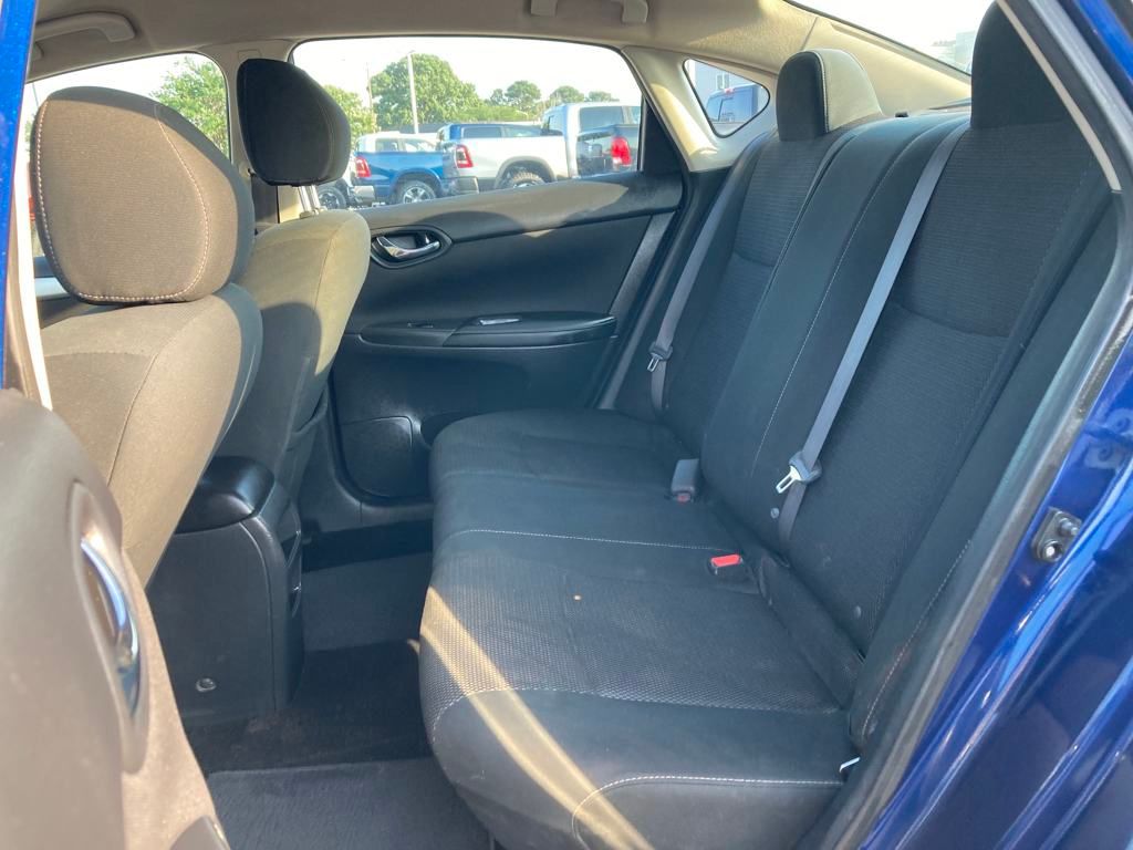 Vehicle image 11 of 28