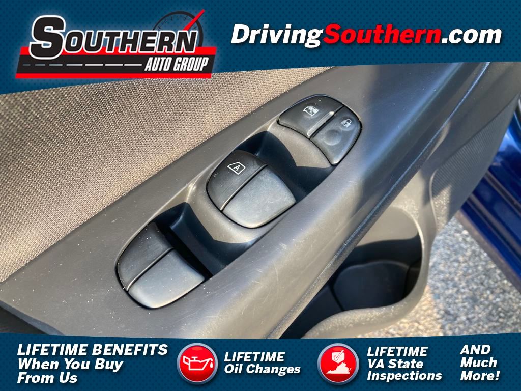 Vehicle image 22 of 28