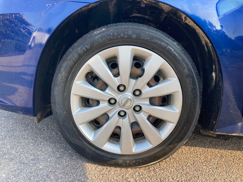 Vehicle image 9 of 28