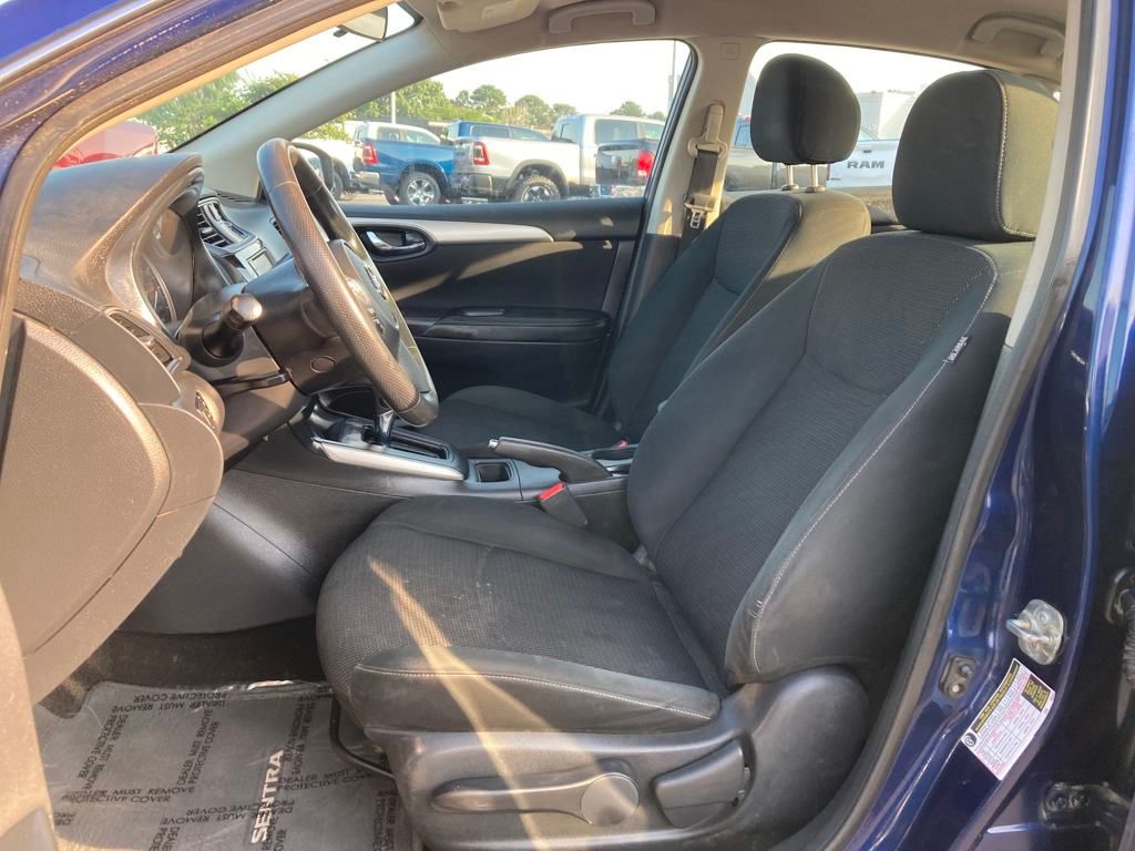 Vehicle image 12 of 28