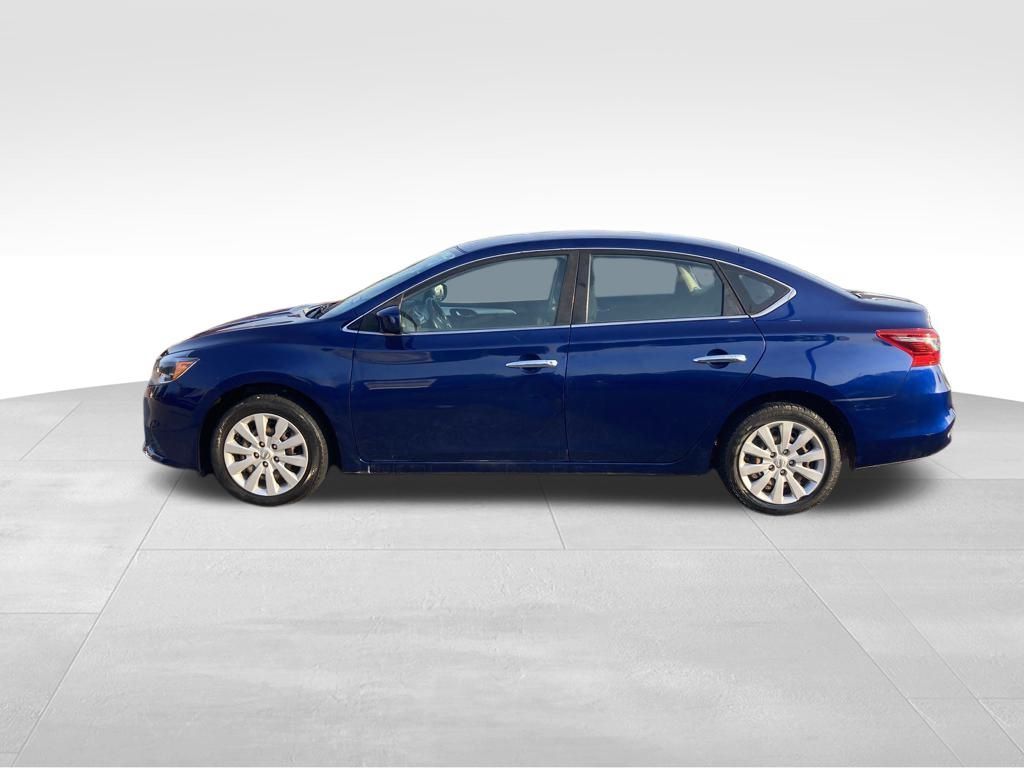 Vehicle image 7 of 28