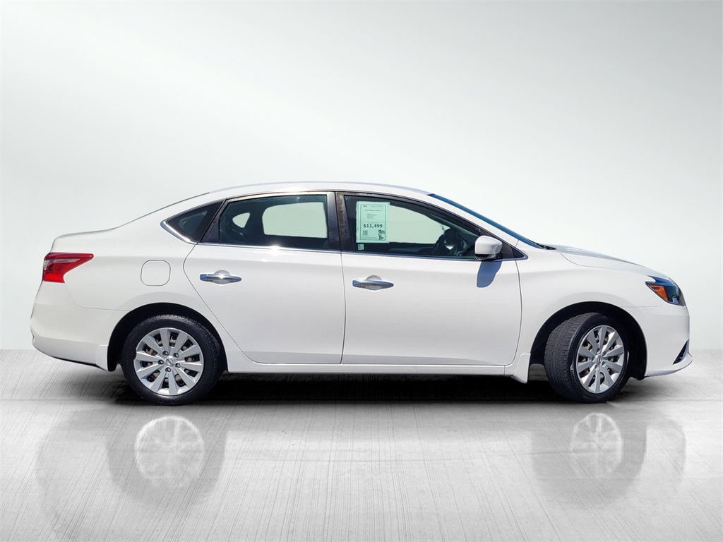 Vehicle image 4 of 33
