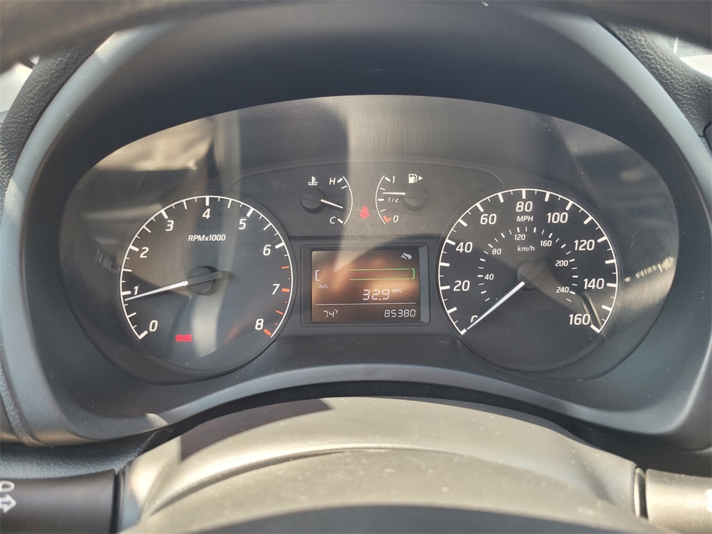 Vehicle image 22 of 33