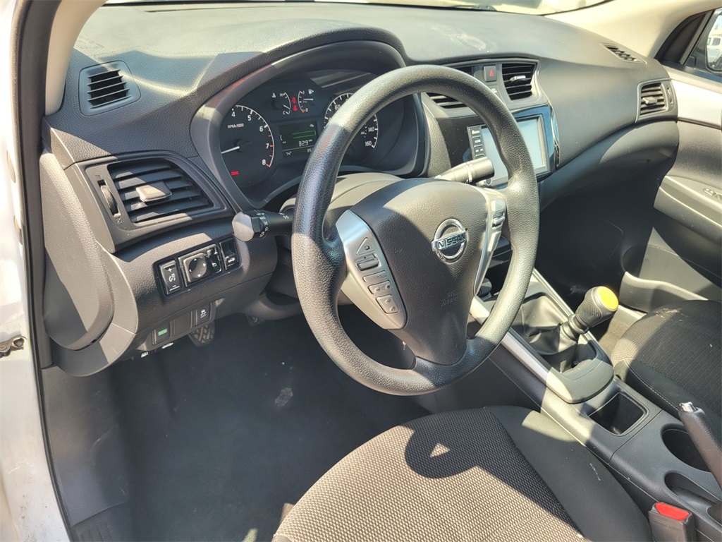 Vehicle image 14 of 33