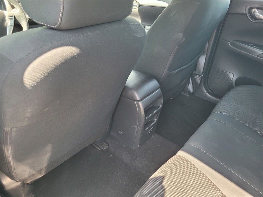 Vehicle image 16 of 33