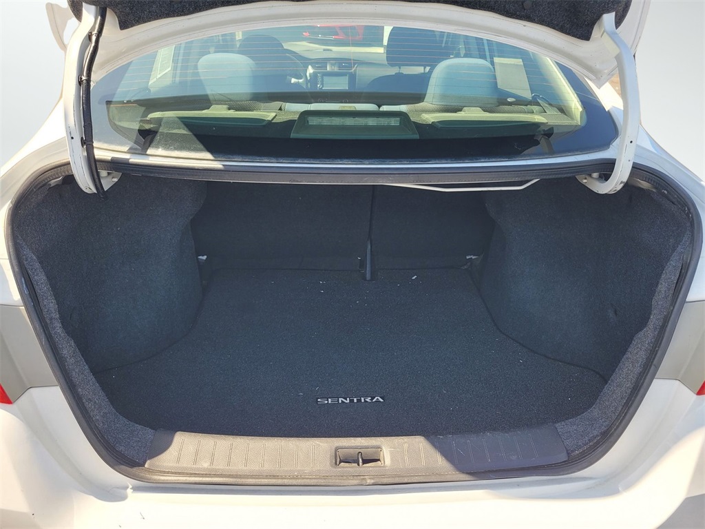 Vehicle image 12 of 33